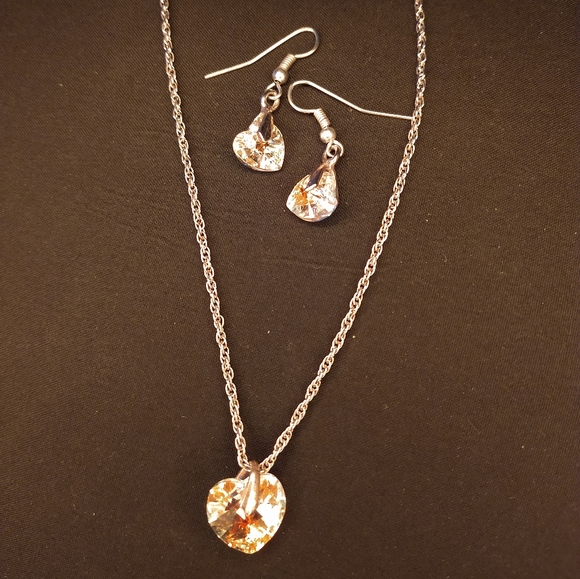 Swarovski crystal heart earrings and necklace - Picture 2 of 6